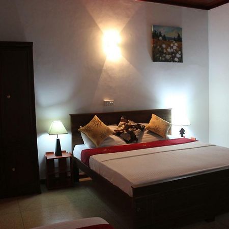 Guest Ryan Hotel Katunayaka Екстериор снимка
