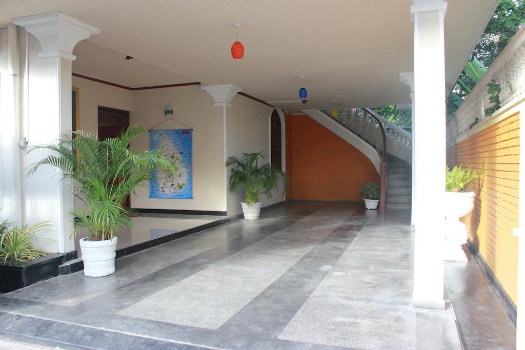 Guest Ryan Hotel Katunayaka Екстериор снимка