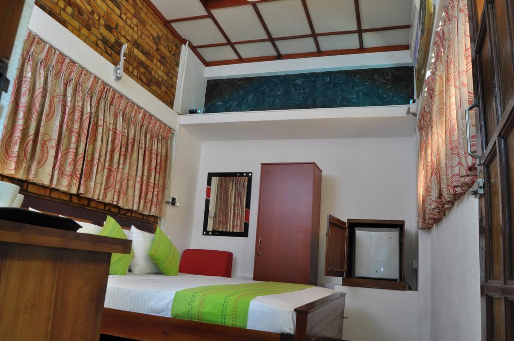 Guest Ryan Hotel Katunayaka Екстериор снимка