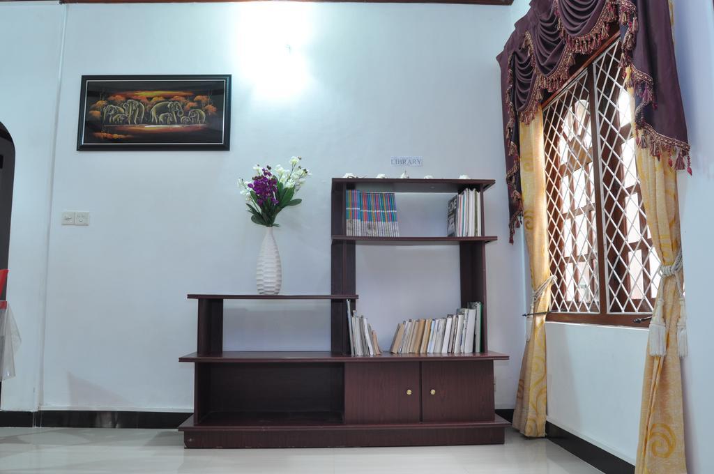 Guest Ryan Hotel Katunayaka Екстериор снимка