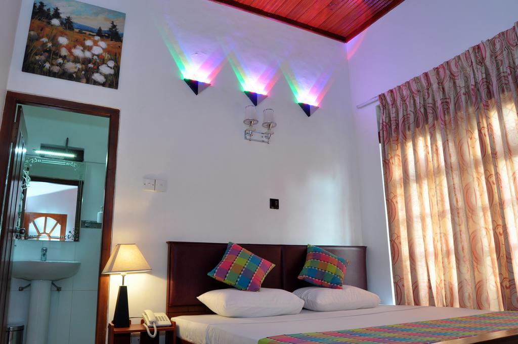 Guest Ryan Hotel Katunayaka Екстериор снимка