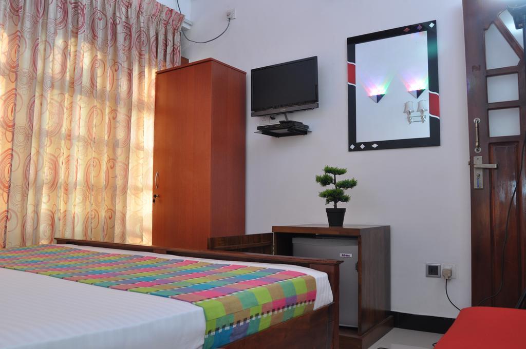 Guest Ryan Hotel Katunayaka Стая снимка