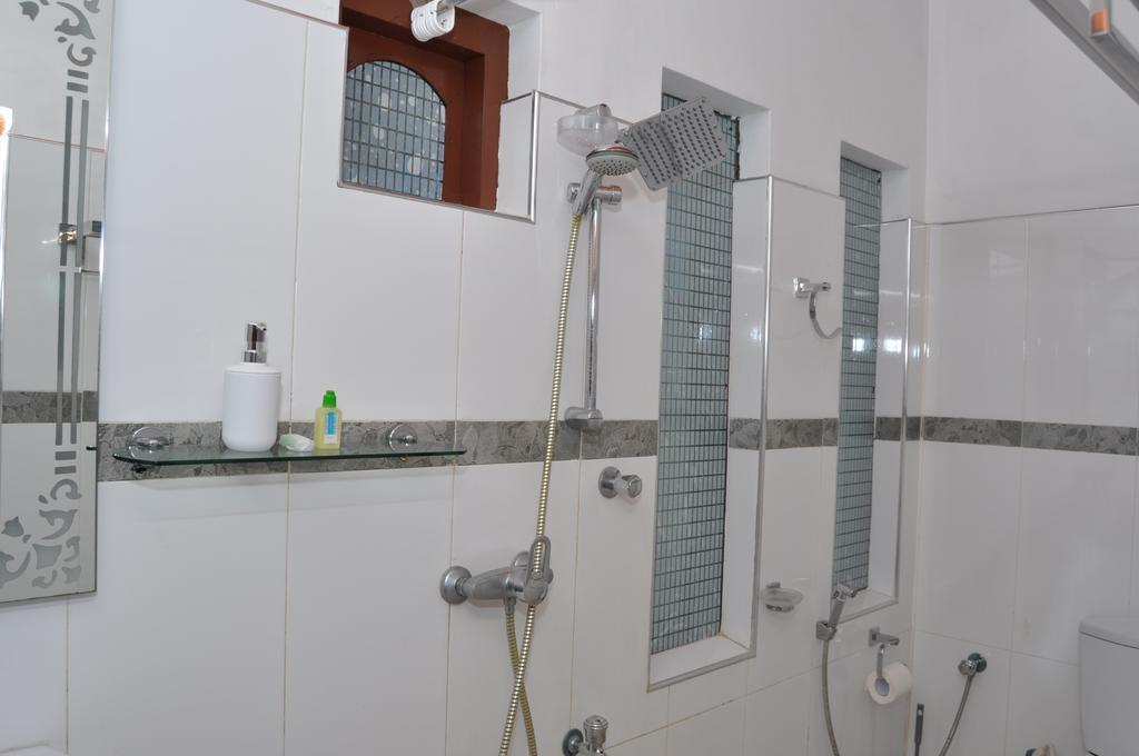 Guest Ryan Hotel Katunayaka Екстериор снимка