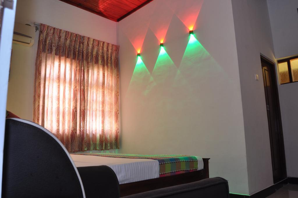 Guest Ryan Hotel Katunayaka Стая снимка