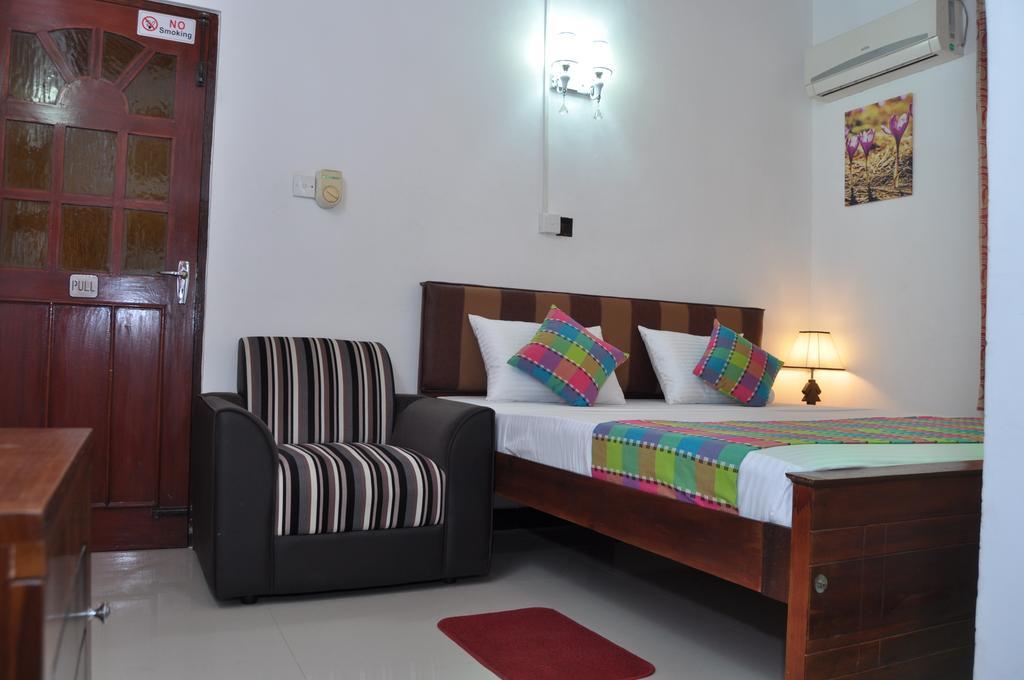Guest Ryan Hotel Katunayaka Стая снимка