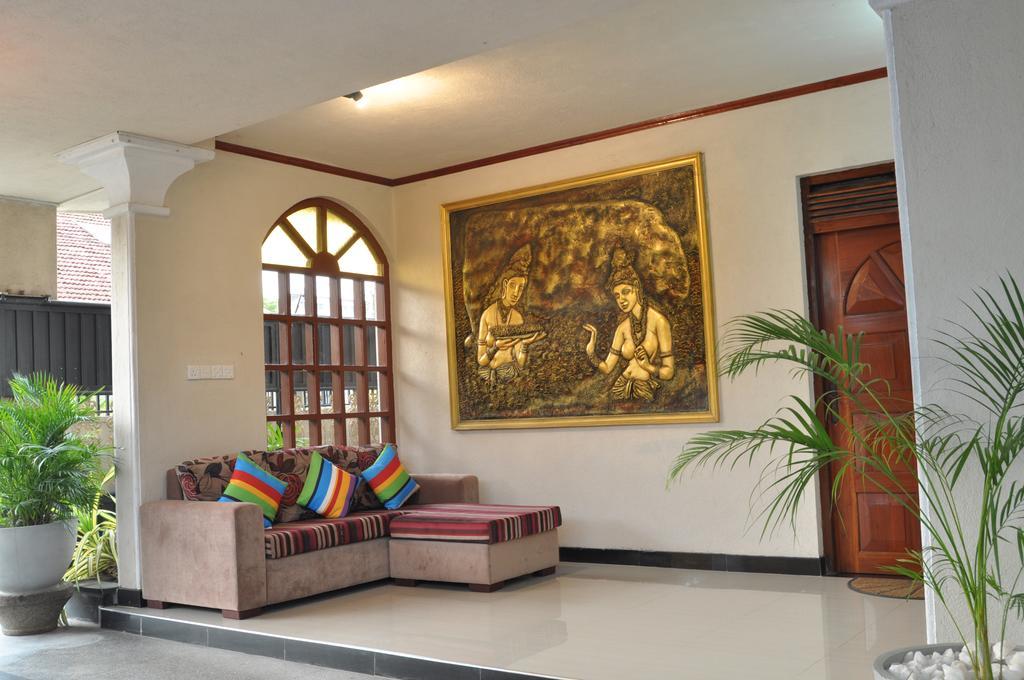 Guest Ryan Hotel Katunayaka Екстериор снимка