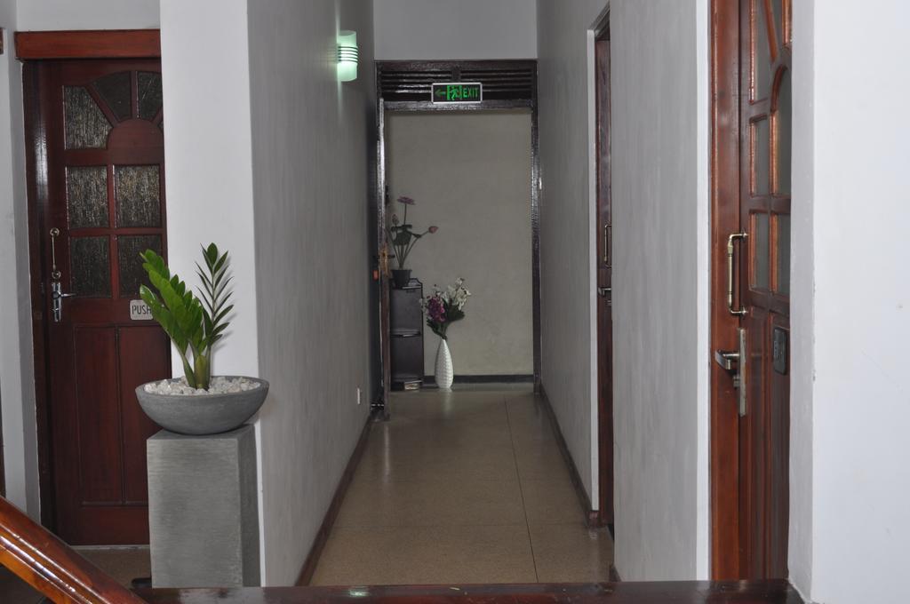 Guest Ryan Hotel Katunayaka Екстериор снимка