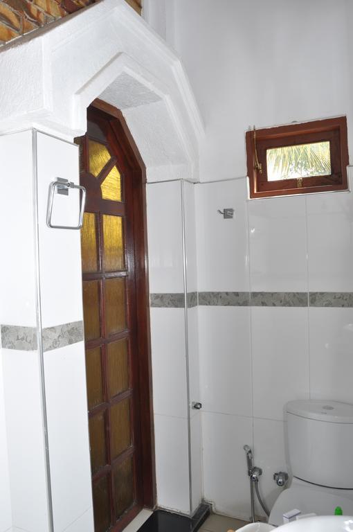 Guest Ryan Hotel Katunayaka Екстериор снимка
