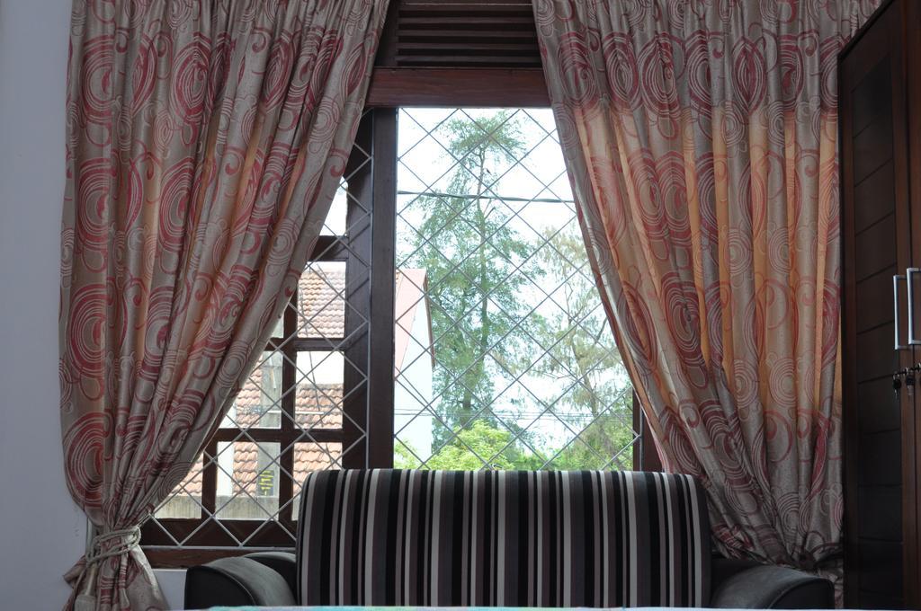 Guest Ryan Hotel Katunayaka Екстериор снимка