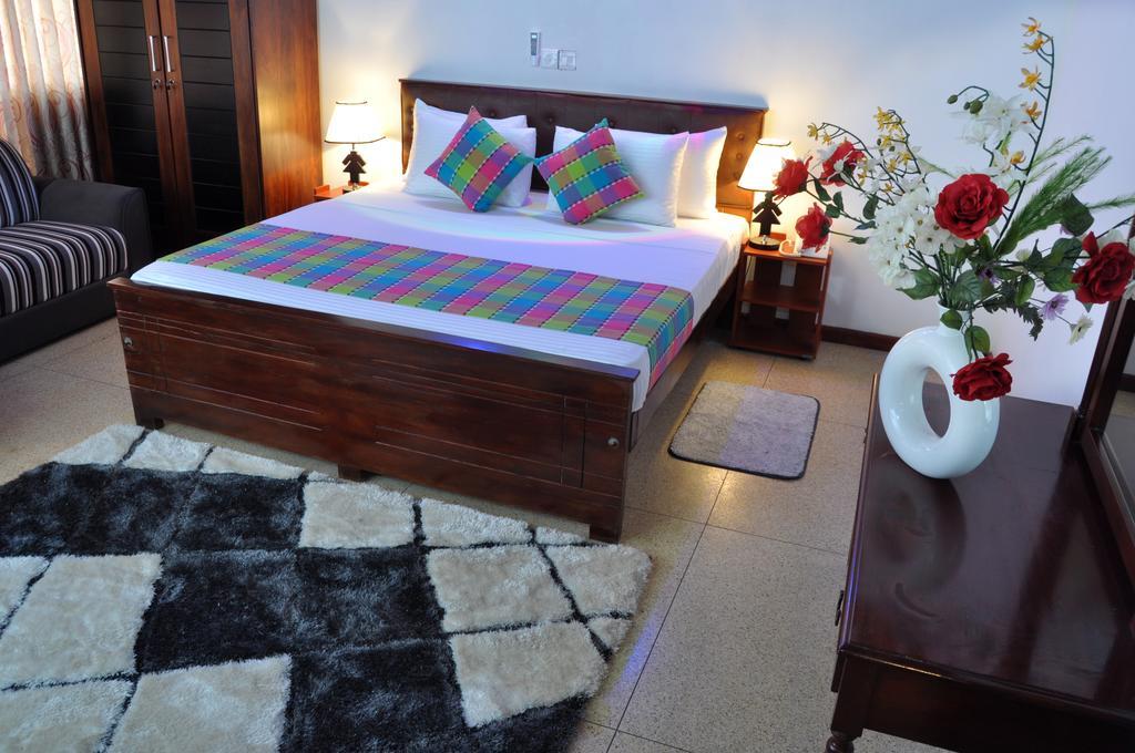 Guest Ryan Hotel Katunayaka Екстериор снимка