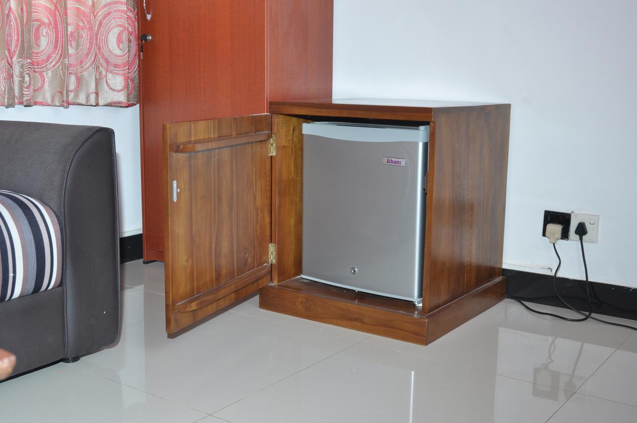 Guest Ryan Hotel Katunayaka Екстериор снимка