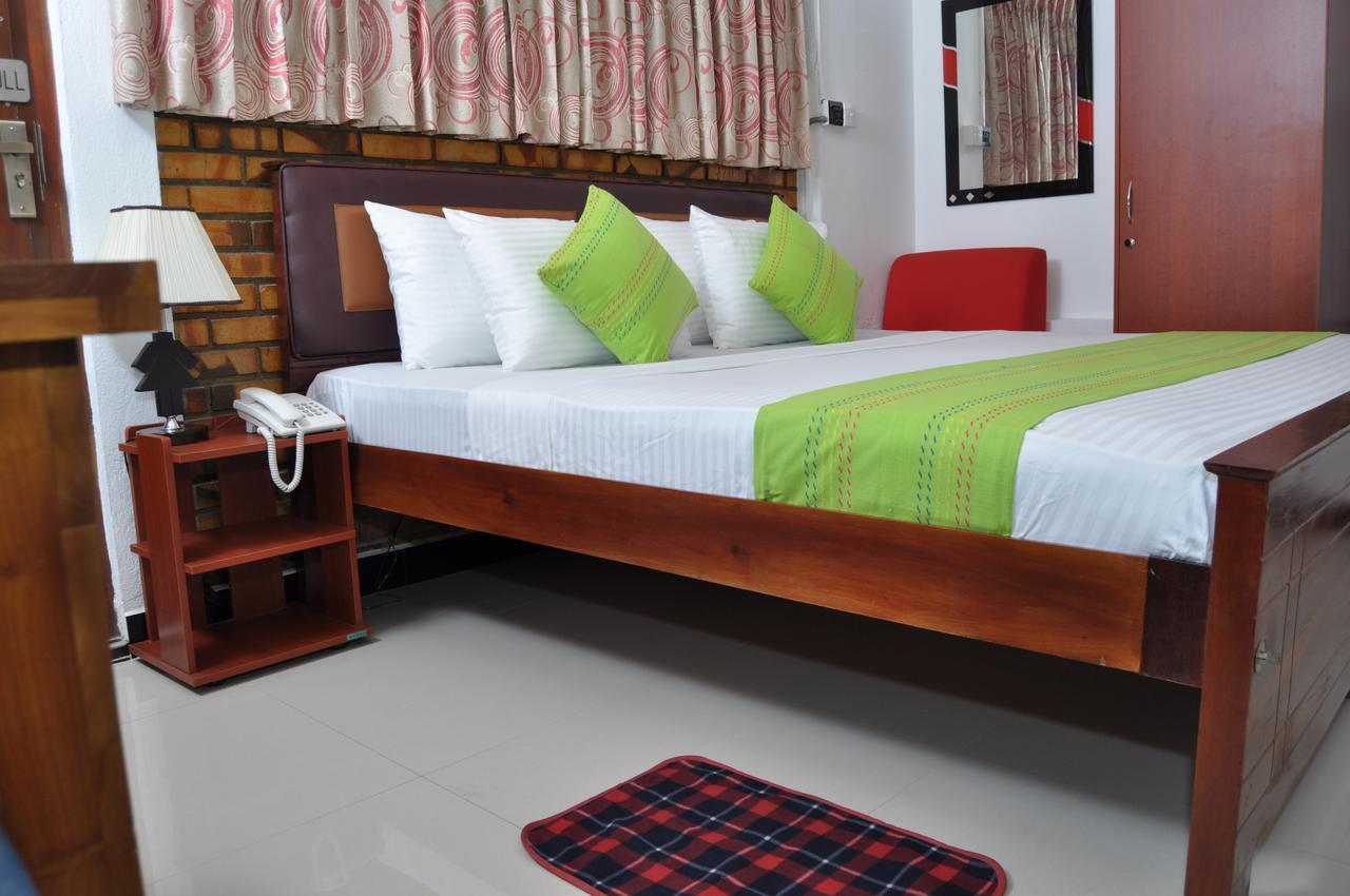 Guest Ryan Hotel Katunayaka Екстериор снимка