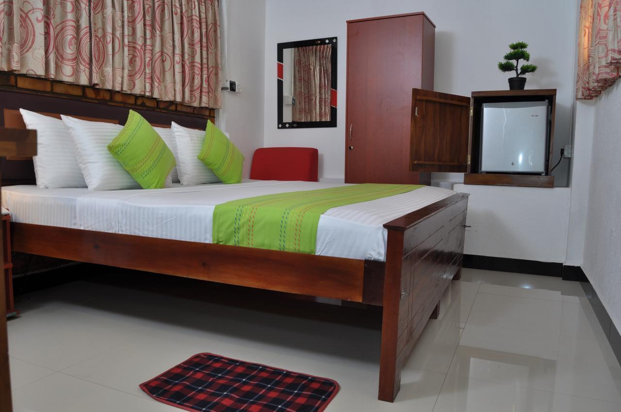 Guest Ryan Hotel Katunayaka Екстериор снимка