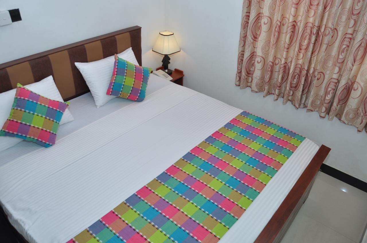 Guest Ryan Hotel Katunayaka Екстериор снимка