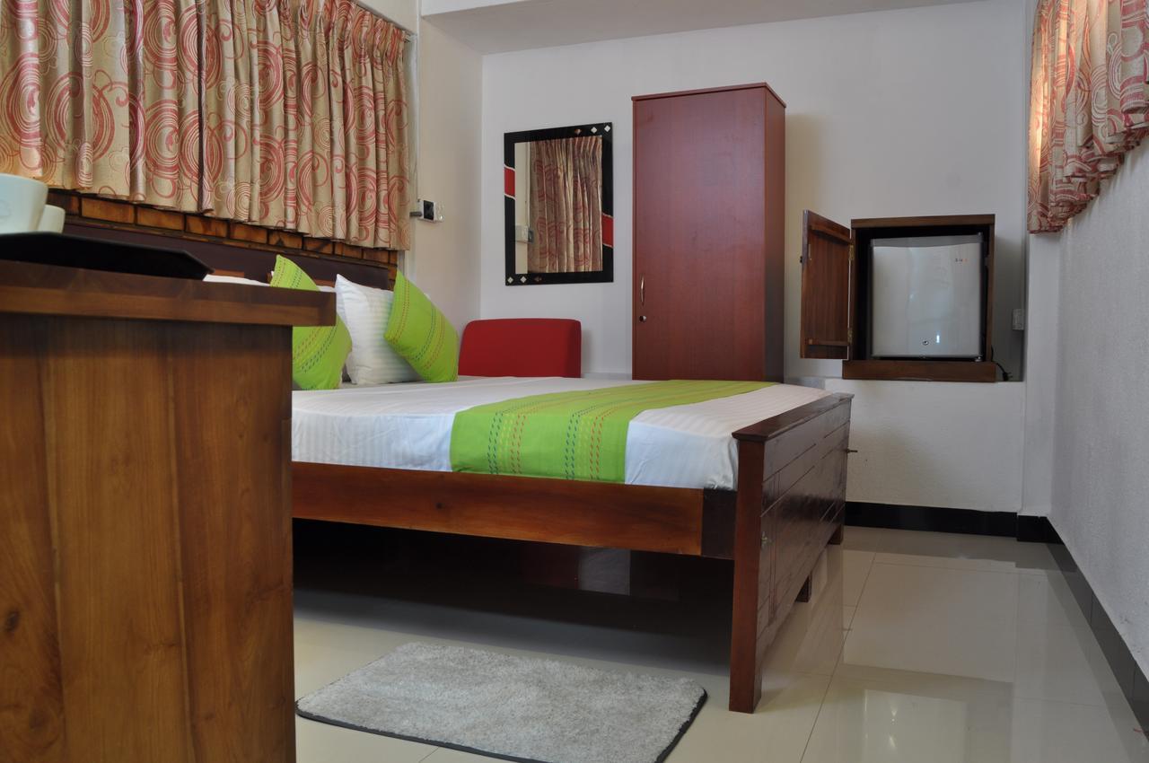 Guest Ryan Hotel Katunayaka Екстериор снимка