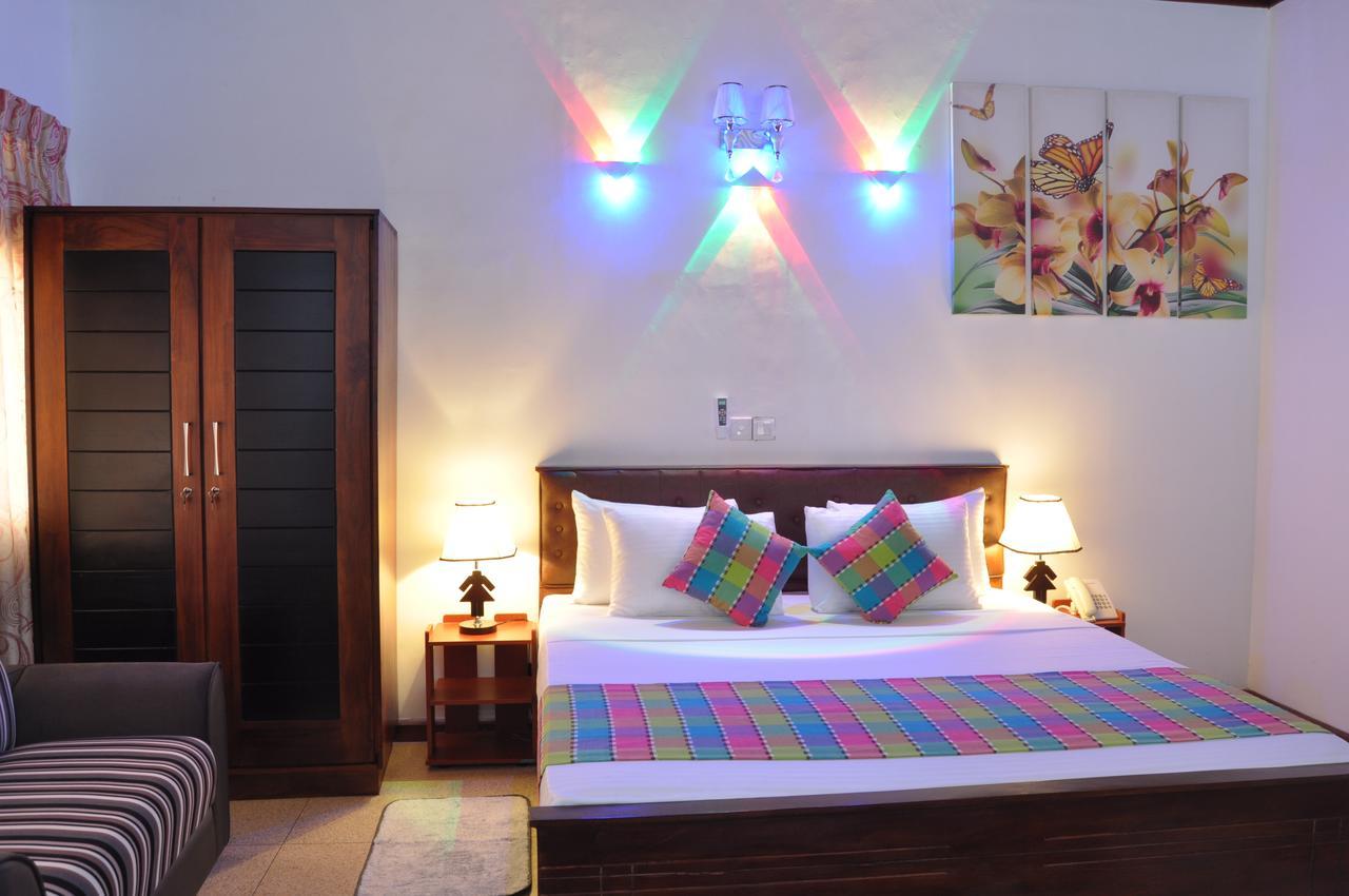 Guest Ryan Hotel Katunayaka Екстериор снимка