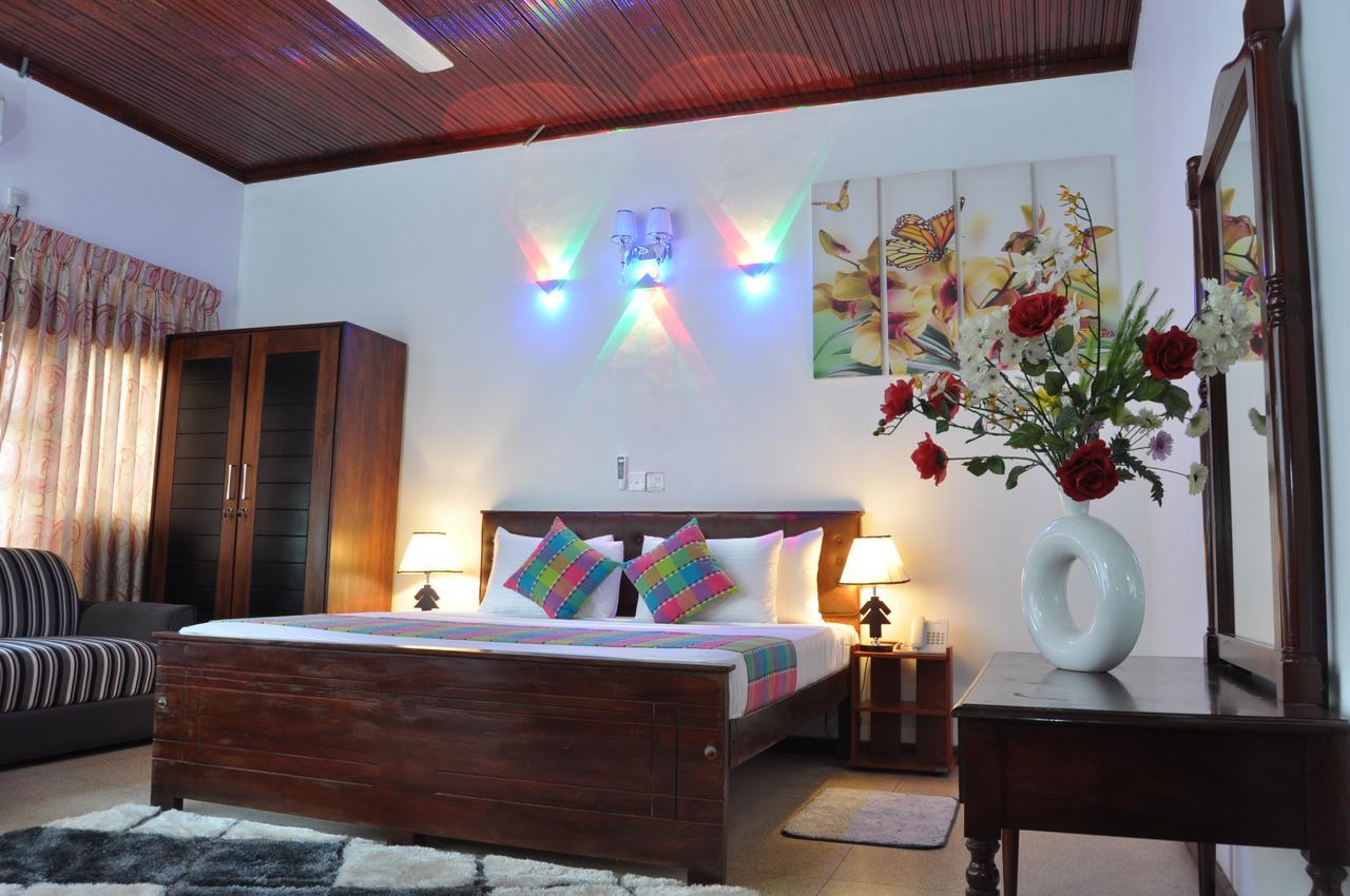 Guest Ryan Hotel Katunayaka Екстериор снимка