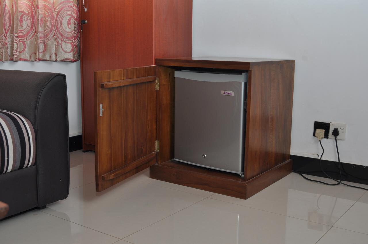 Guest Ryan Hotel Katunayaka Екстериор снимка