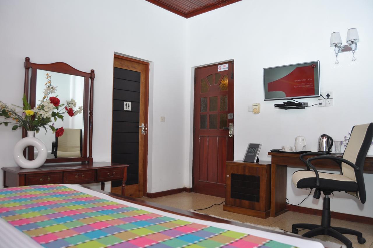 Guest Ryan Hotel Katunayaka Екстериор снимка